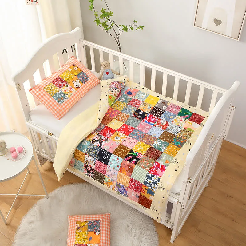 Pastorale Patchwork-Babydecke aus reiner Baumwolle