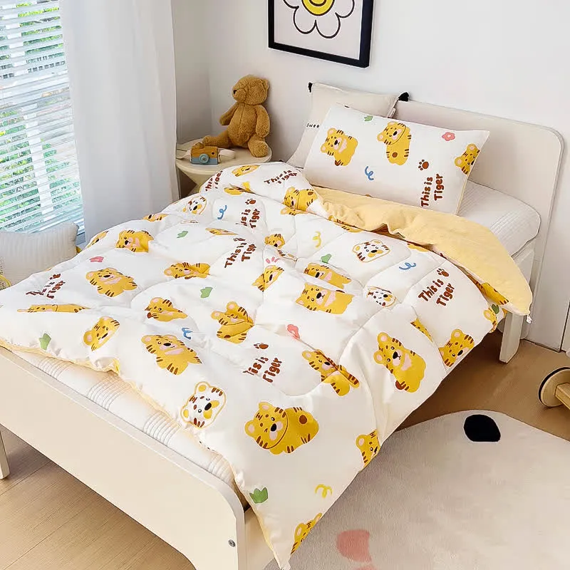 Schöne, warme Steppdecke aus Baumwolle mit Tigermotiv für Kleinkinder