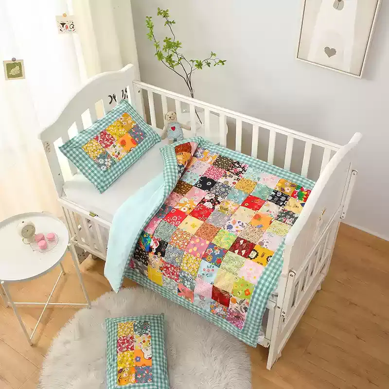 Patchwork-Babydecke aus reiner Baumwolle mit Karomuster