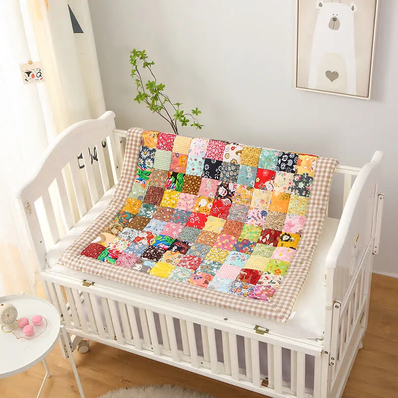 Patchwork-Babydecke aus reiner Baumwolle mit Karomuster