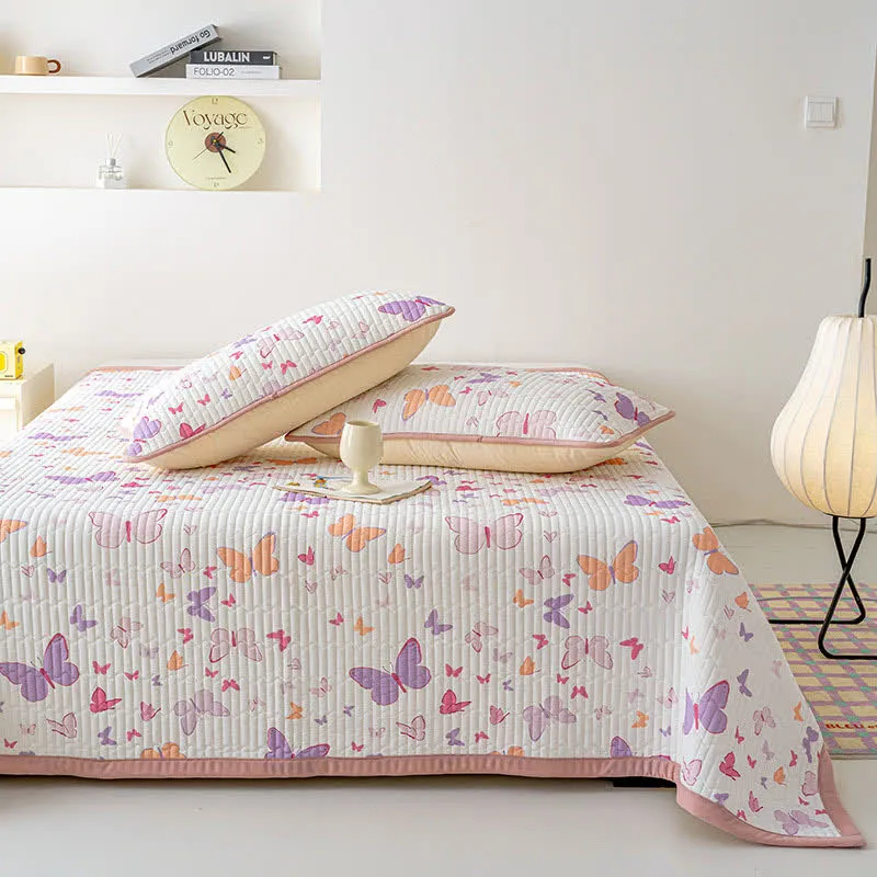 Bettdecke im rustikalen Stil mit Schmetterlingsdruck