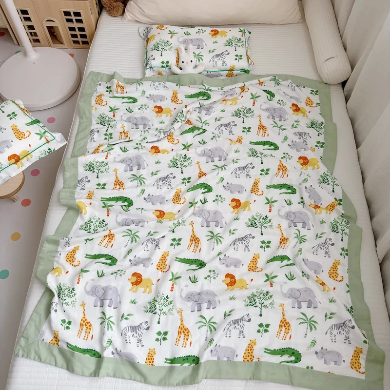 Bambusfaser-Steppdecke mit Dschungeltieren für Kleinkinder