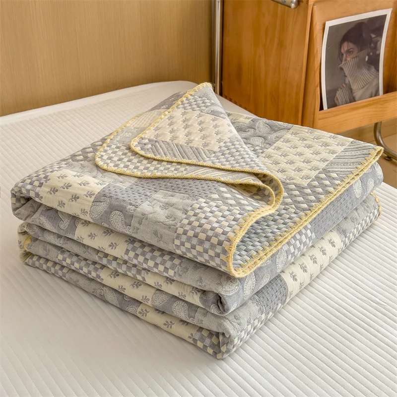 Dreilagige, bequeme, leichte Retro-Steppdecke aus Gaze