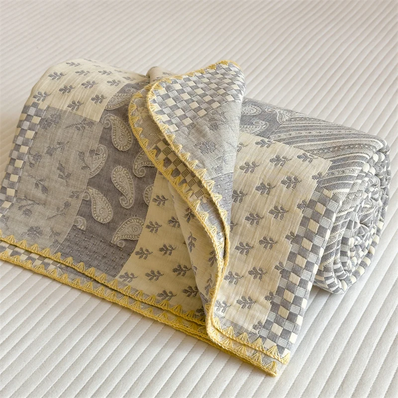 Dreilagige, bequeme, leichte Retro-Steppdecke aus Gaze