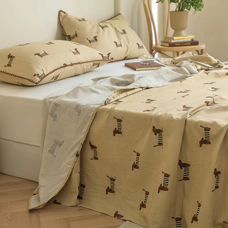 Doppellagige Baumwollgaze-Bettdecke mit Dackelmotiv