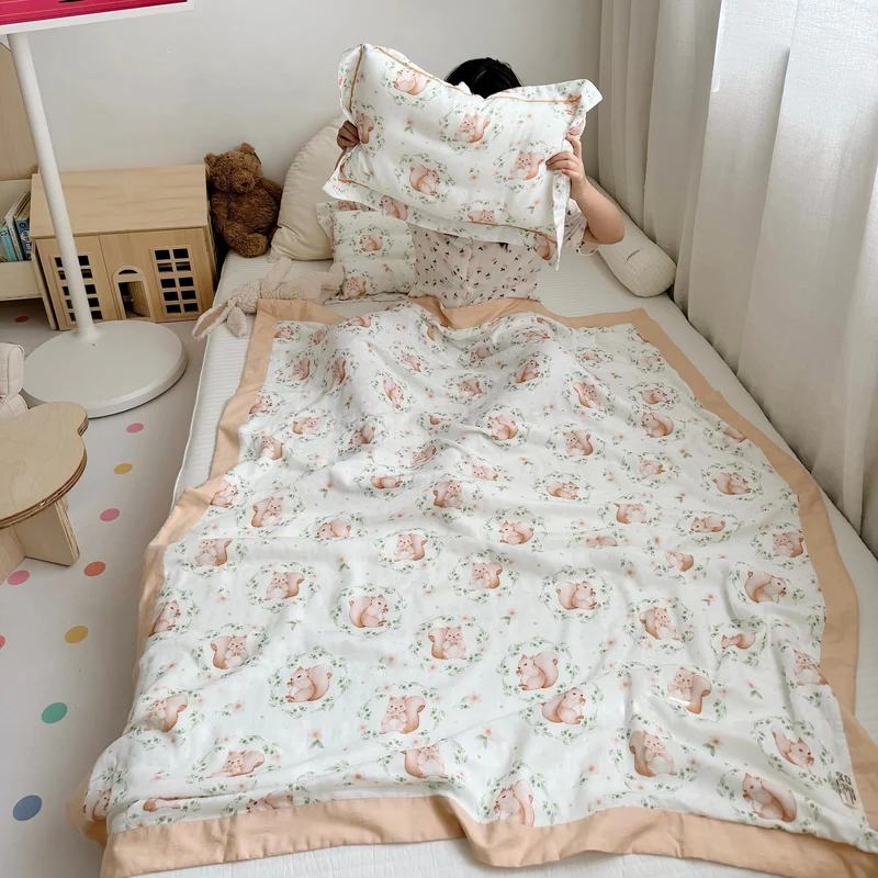 Eichhörnchen-Bambusfaser-Steppdecke für Babys und Kleinkinder