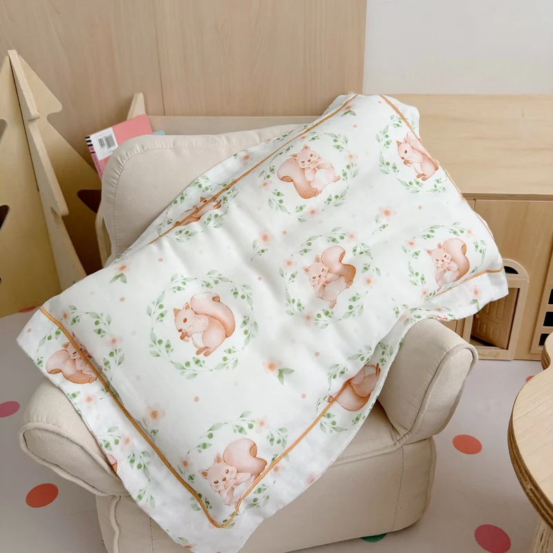 Eichhörnchen-Bambusfaser-Steppdecke für Babys und Kleinkinder