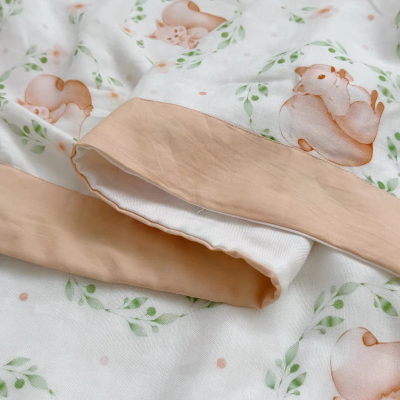 Eichhörnchen-Bambusfaser-Steppdecke für Babys und Kleinkinder