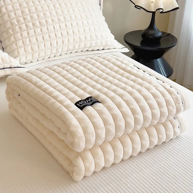 Weiche Fleece-Überwurfdecke mit karierter Textur