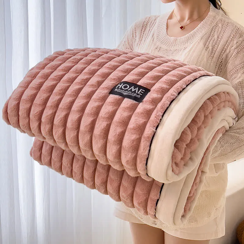Weiche Fleece-Überwurfdecke mit karierter Textur