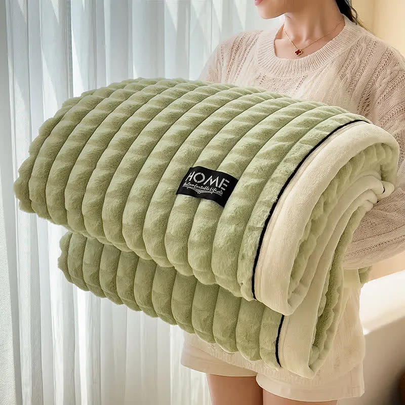Weiche Fleece-Überwurfdecke mit karierter Textur