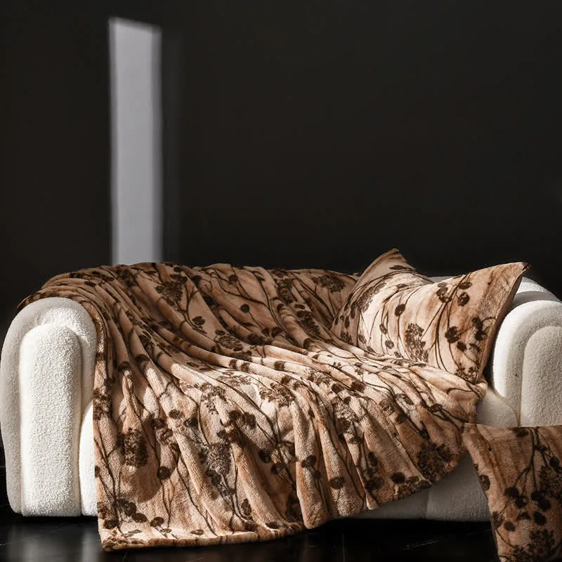 Sofaüberwurfdecke aus Samt mit rustikalem Blumenmuster