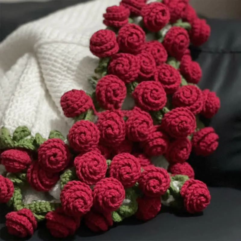 Handgemachter gehäkelter Rosen-Deckenstrauß