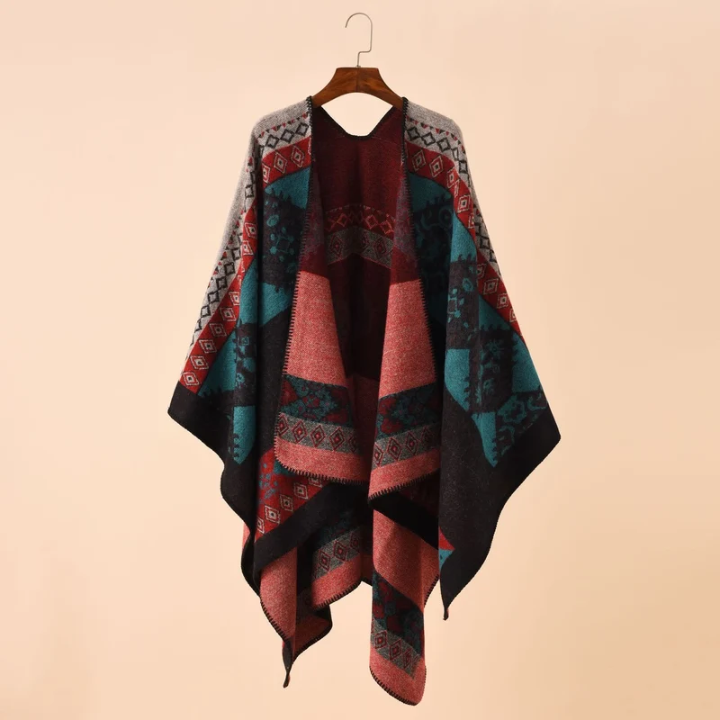Weicher Schalumhang im Retro-Stil mit geometrischem Muster