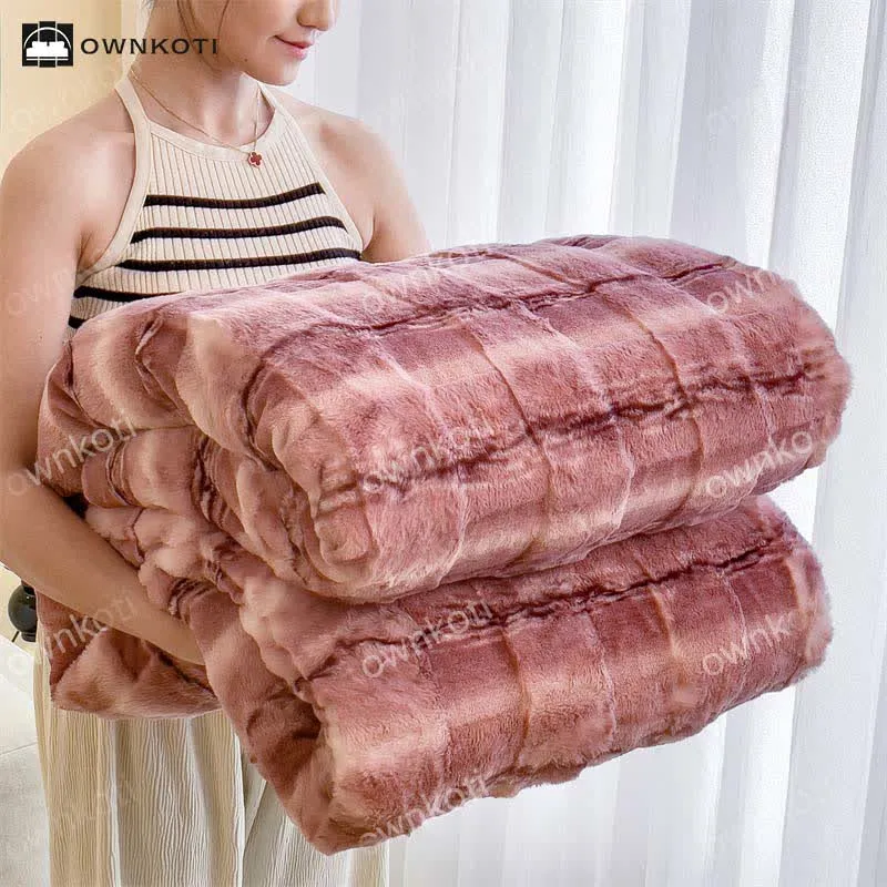 Weiche Fleece-Überwurfdecke im modernen Stil