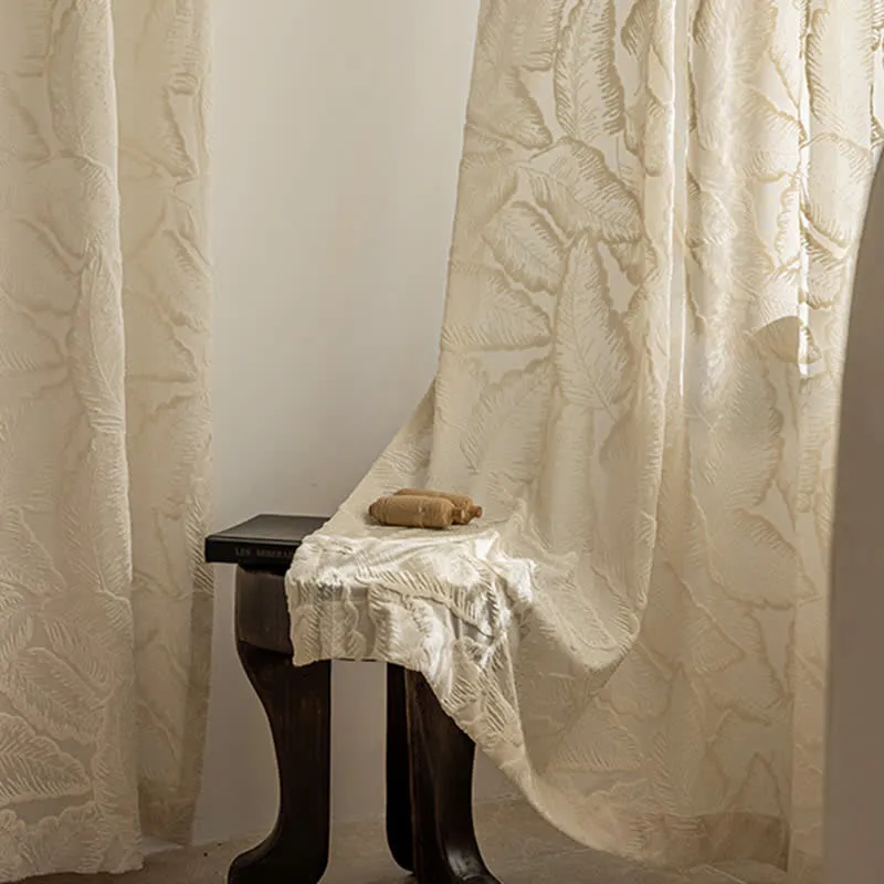 Französischer Vintage-Vorhang mit Blumenblättern
