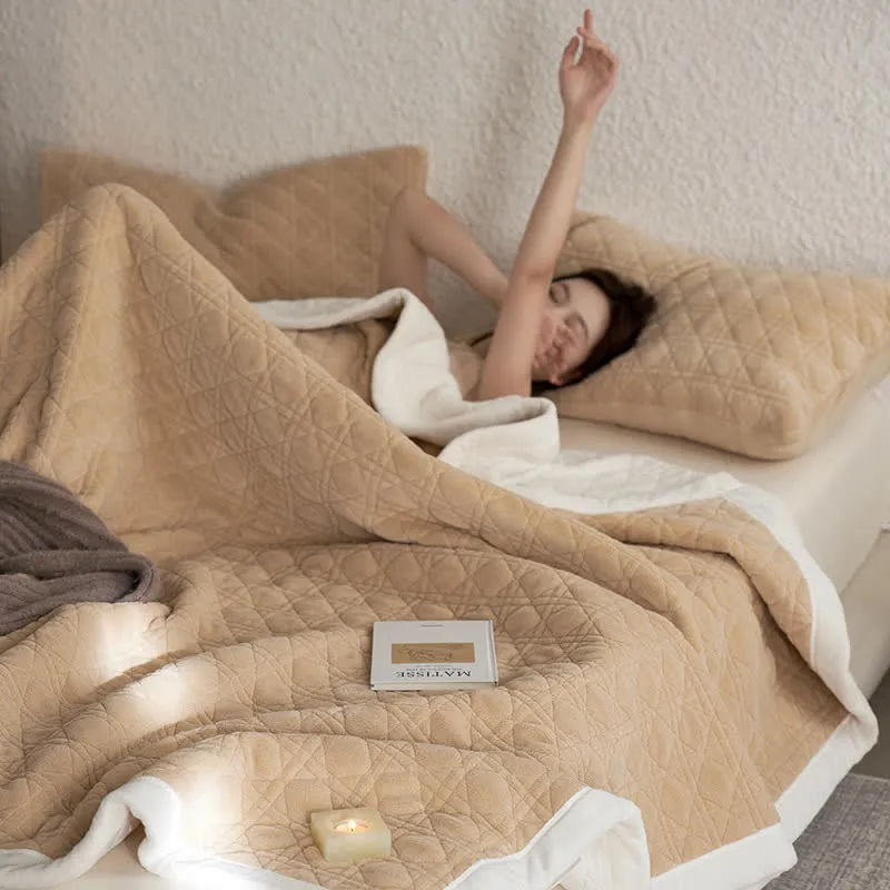 Weiche Überwurfdecke mit Rautenstruktur