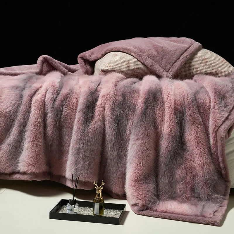 Warme Überwurfdecke mit Farbverlauf aus Kunstfell