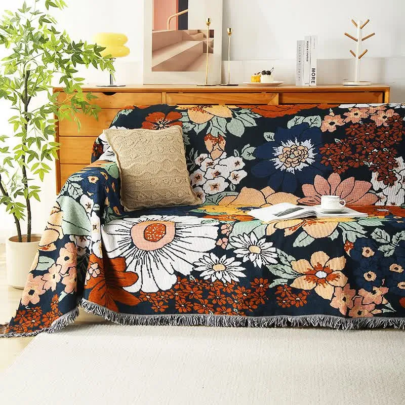 Funktionelle Quastendecke mit leuchtenden Blumen