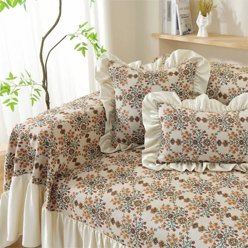 Jacquard-Sofabezug mit Pflaumenblüten-Rüschen