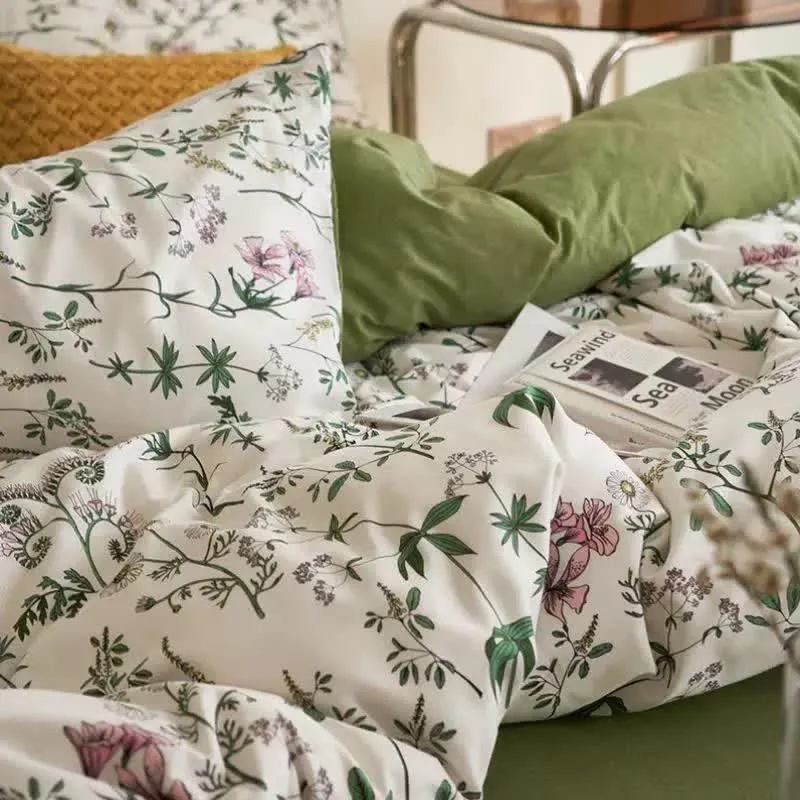 Bettwäscheset aus Baumwolle mit Blumenzweigen (4-teilig)