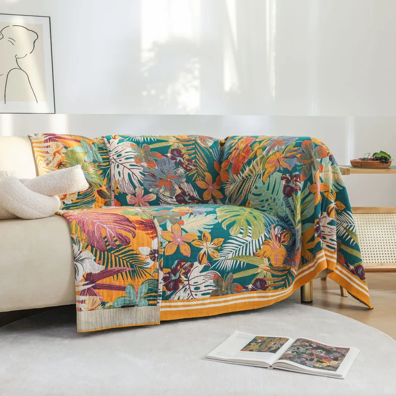 Bunte Sofadecke aus Baumwollgaze mit Blumenblättern