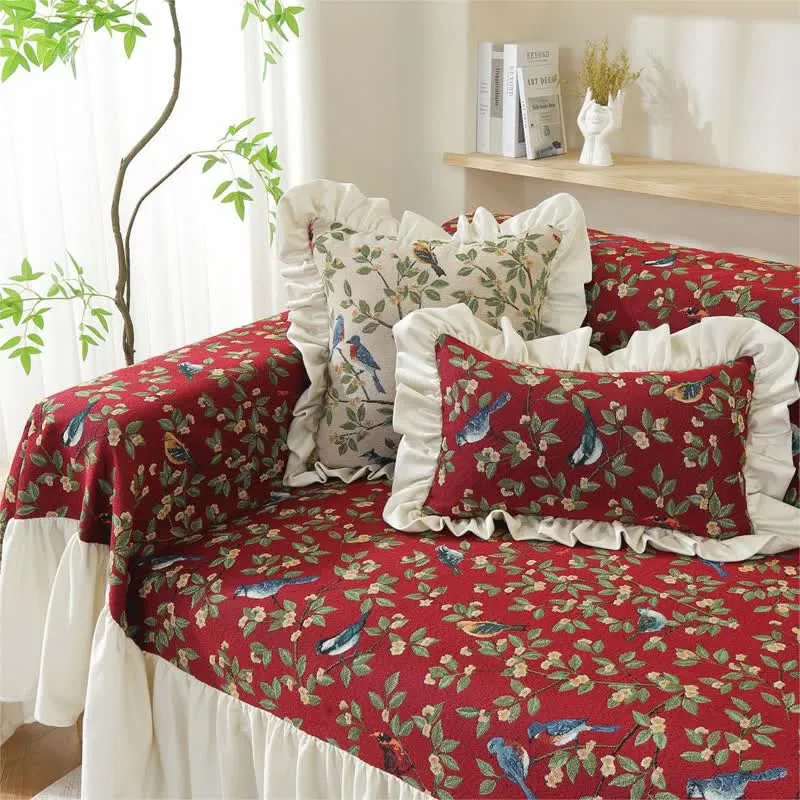 Weicher Sofabezug im ländlichen Stil mit Vögeln und Blumen
