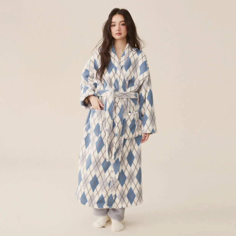Langer Bademantel aus Fleece mit Rautenmuster