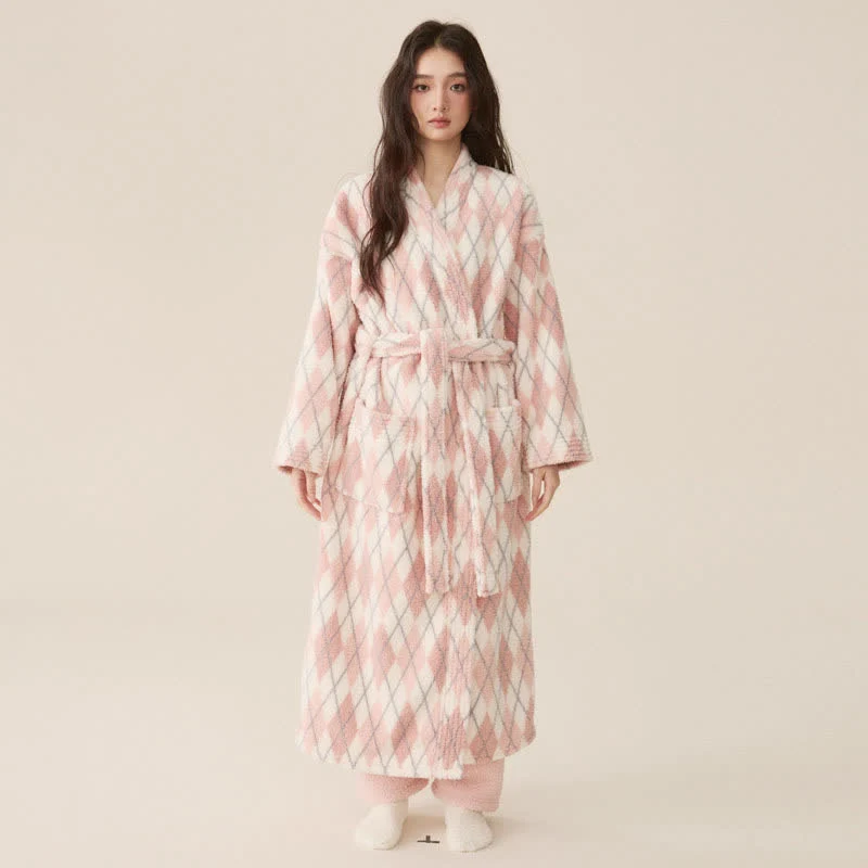 Langer Bademantel aus Fleece mit Rautenmuster