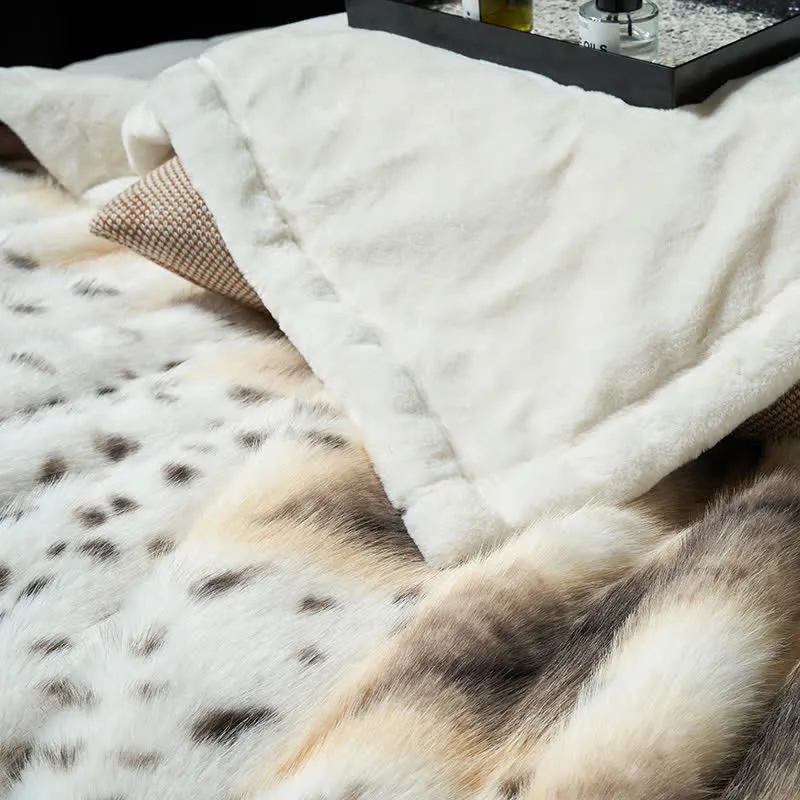 Luxuriöse Überwurfdecke aus Kunstfell mit Leopardenmuster