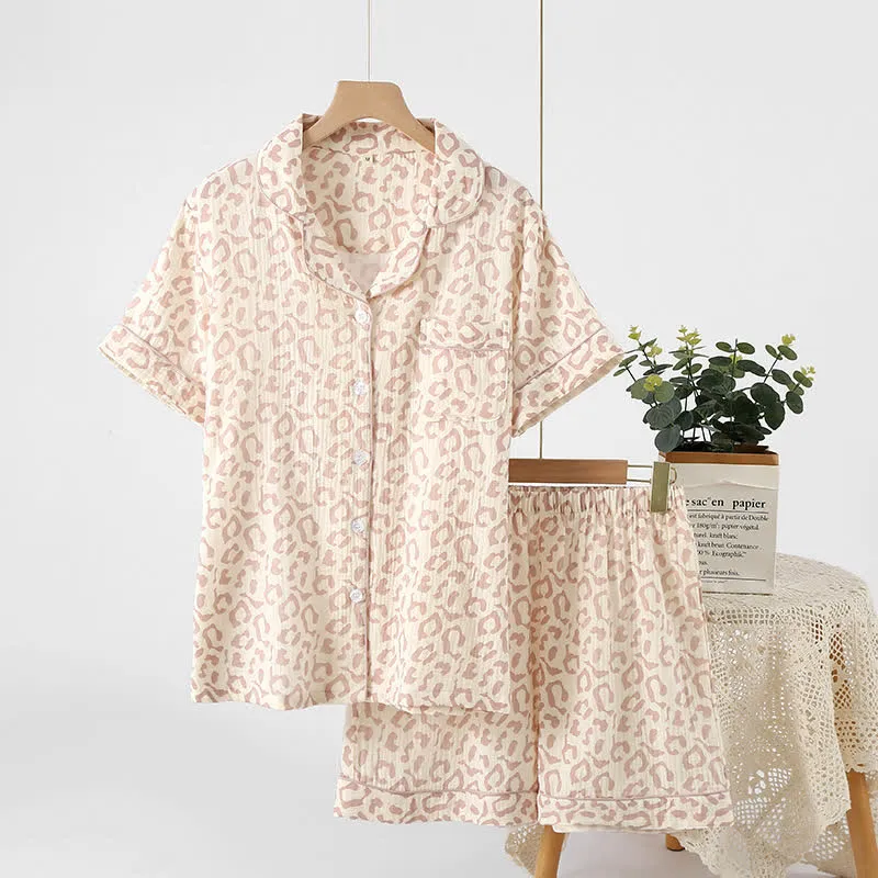 Pyjama-Set aus Baumwollgaze mit Leopardenmuster und Revers (3-teilig)