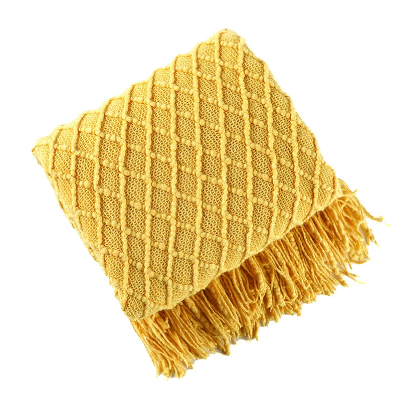 Ownkoti – Gestrickte Sofadecke mit Prismamuster und Quasten