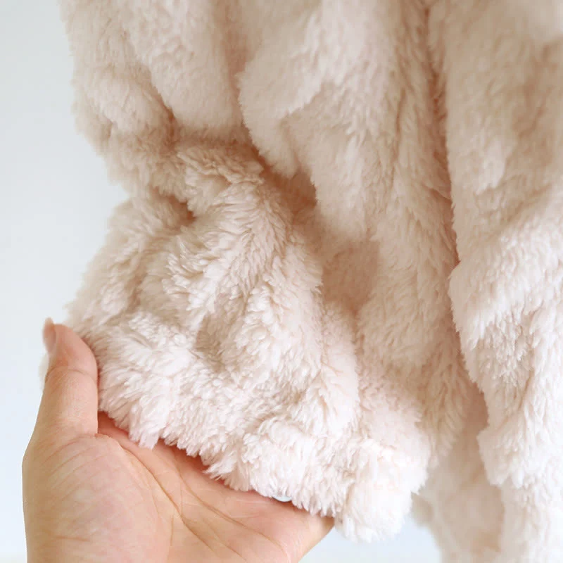 Flauschiges Fleece-Pyjama-Set mit Stickerei und langen Ärmeln