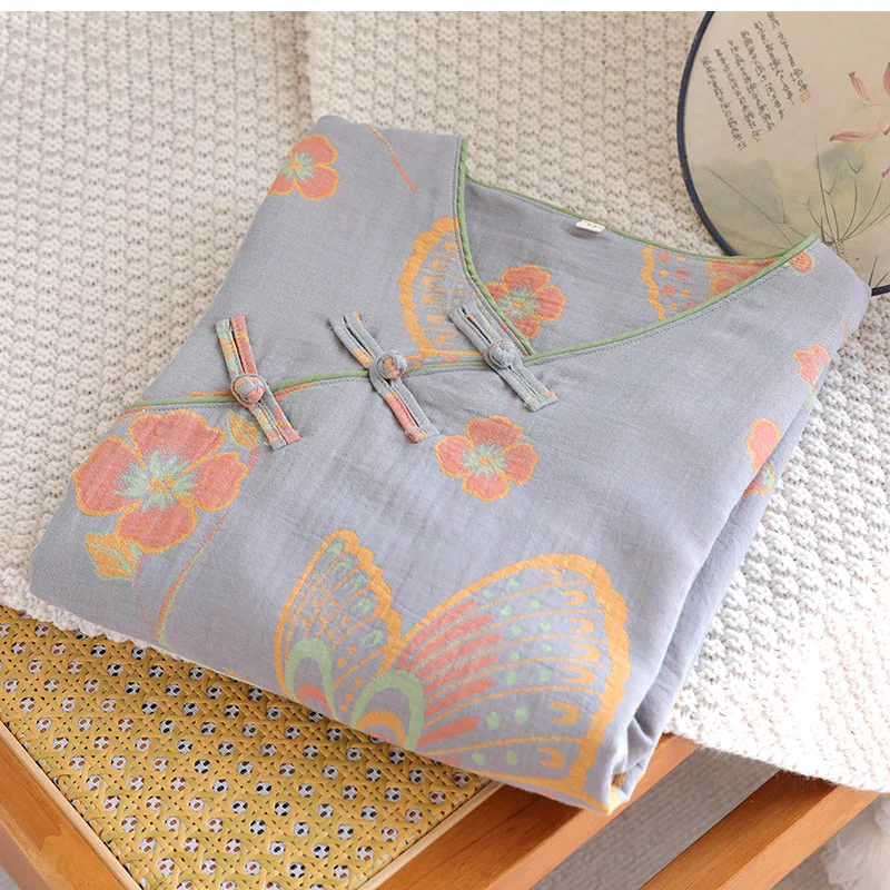 Elegantes Nachthemd aus reiner Baumwolle mit Schmetterlings- und Blumenmuster