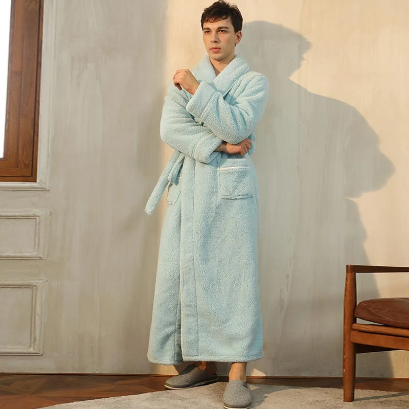 Bequemer Fleece-Pyjama-Bademantel
