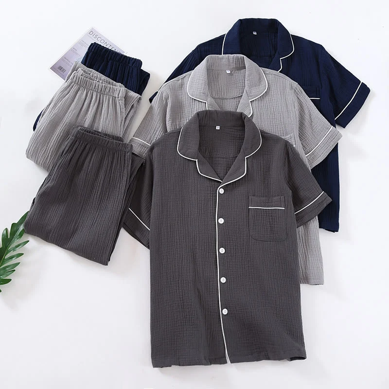 Minimalistisches Pyjama-Set in Volltonfarbe aus Baumwollgaze