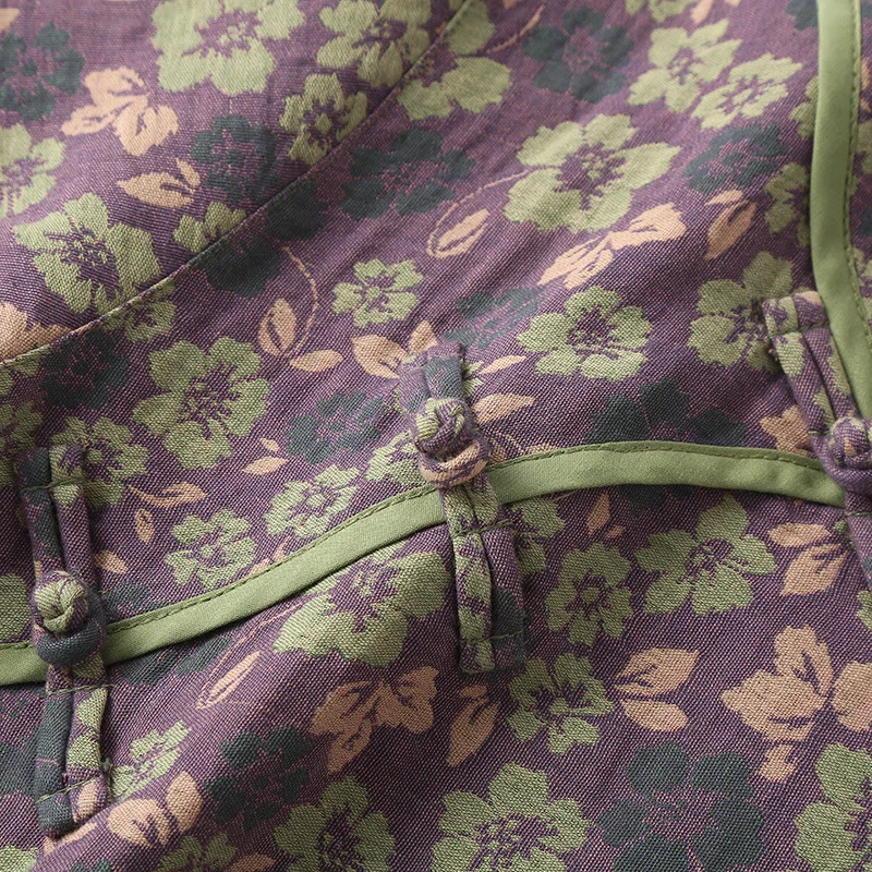 Loungewear-Set aus Baumwollgaze mit Blumenmuster und Froschverschluss