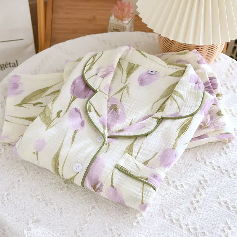 Jacquard-Pyjama-Set aus Baumwollgaze mit Tulpenmuster und Revers