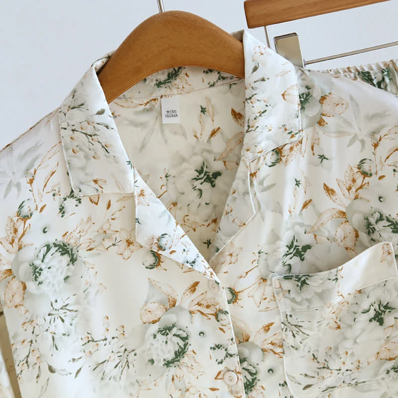 Nachtwäsche-Set im ländlichen Stil mit Satin-Revers