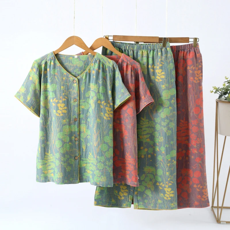 Loungewear-Set mit kurzen Ärmeln und Cropped-Hose