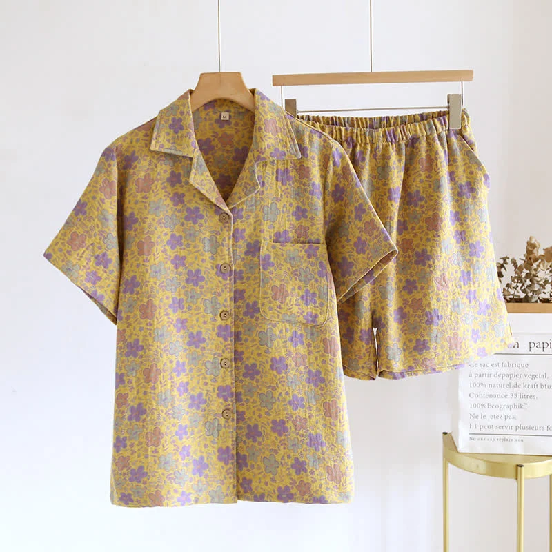 Pyjama-Set aus reiner Baumwolle mit Blumenmuster und Button-Down-Kragen