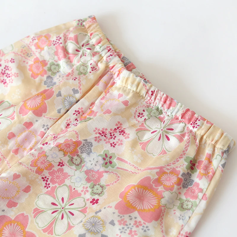 Loungewear-Set aus Baumwollgaze mit Kimono und Blumenmuster