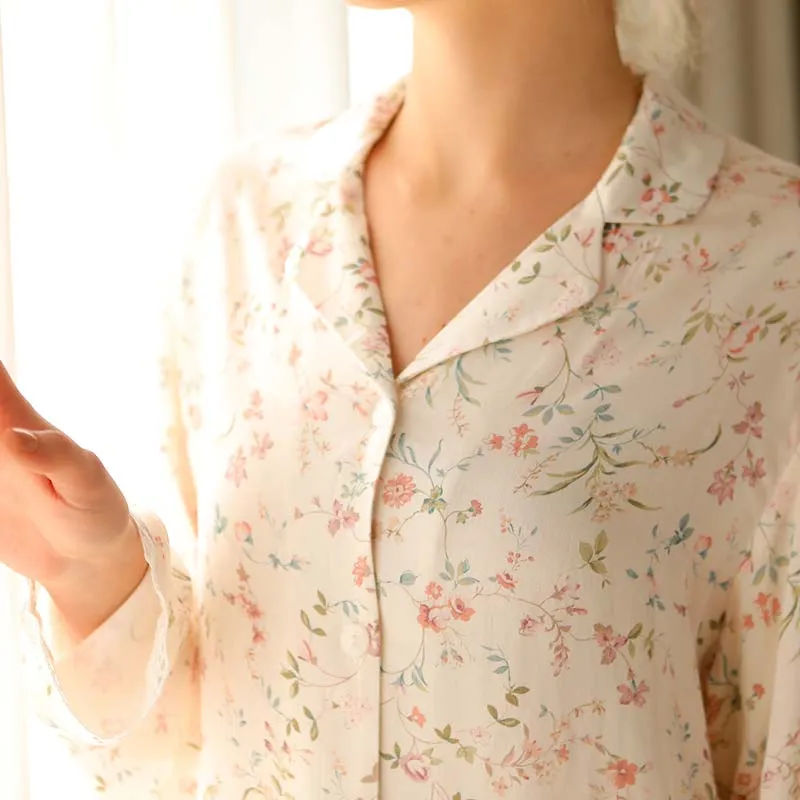 Ownkoti – Loungewear aus Satin mit Blumenmuster und V-Ausschnitt und langen Ärmeln