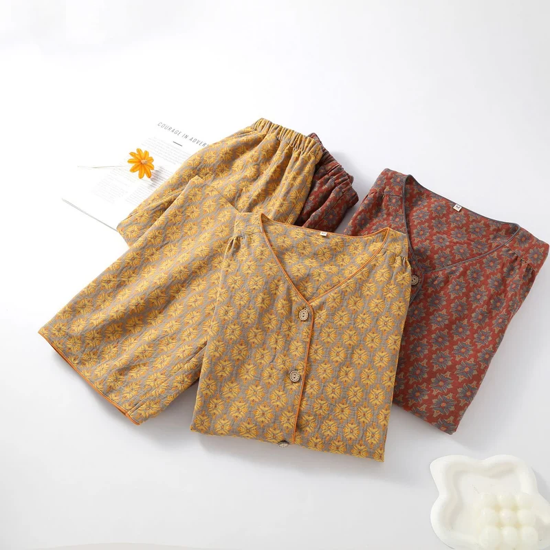 Pyjama-Set aus Baumwollgaze mit Vintage-Jacquardmuster und V-Ausschnitt