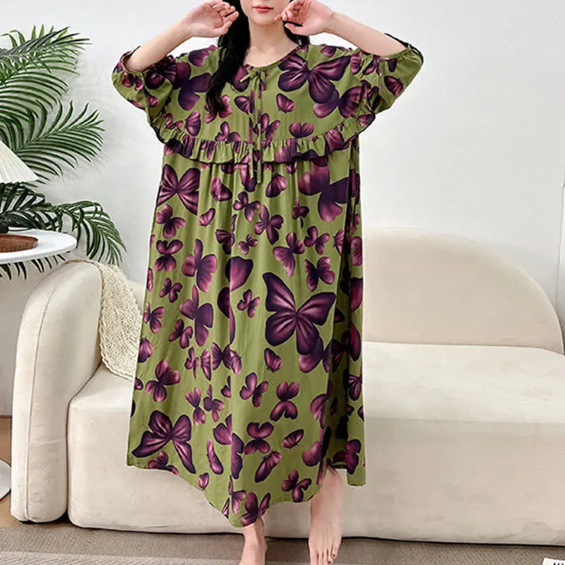 Plus Size Nachthemd mit Rundhalsausschnitt und Schmetterlingsmuster